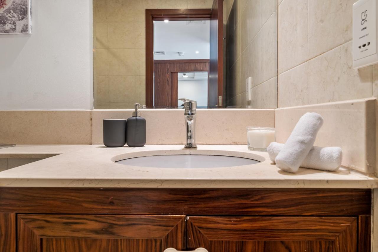 Chic And Zen Apartment, Near Burj Khalifa Tower دبي المظهر الخارجي الصورة